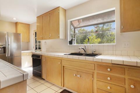 10061 Grandview Dr, La Mesa, CA 91941 photo 11