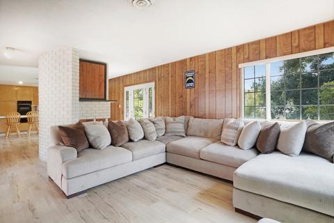10061 Grandview Dr, La Mesa, CA 91941 photo 8