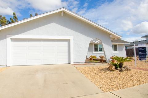 4076 Via Rio Ave, Oceanside, CA 92057 photo 2