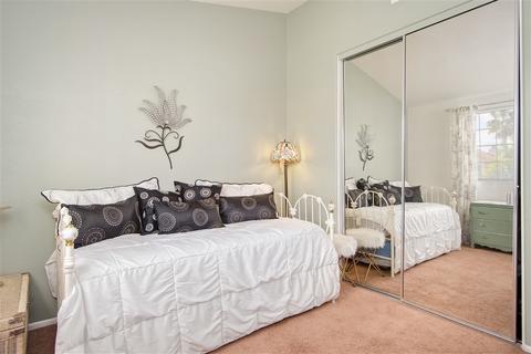 421 Via Cruz, Oceanside, CA 92057 photo 17