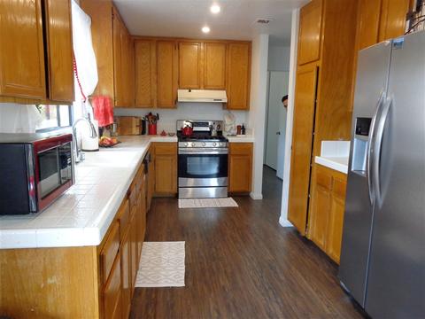 2203 Firethorn Gln, Escondido, CA 92027 photo 6