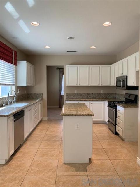 12425 Mimosa Ln, Riverside, CA 92503 photo 6