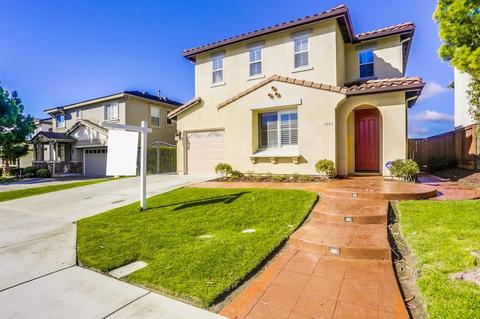 1083 Greenway Rd, Oceanside, CA 92057 photo 2