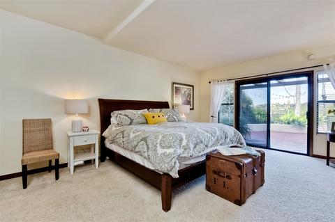 2466 Torrejon Pl, Carlsbad, CA 92009 photo 9