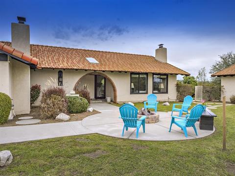 1349 Hillside Dr, Fallbrook, CA 92028 photo 2