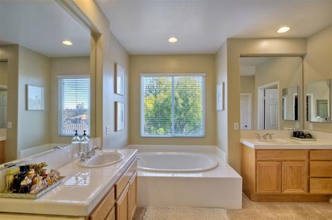 1062 Inverlochy Dr, Fallbrook, CA 92028 photo 23