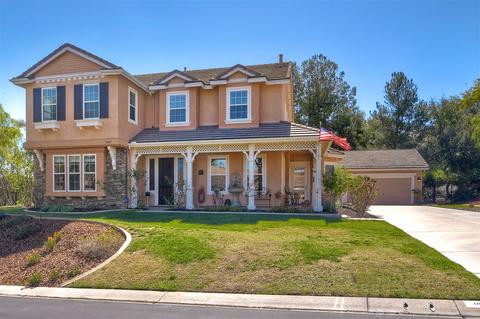 1062 Inverlochy Dr, Fallbrook, CA 92028 photo 2