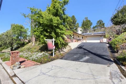10034 Estrella Dr, La Mesa, CA 91941 photo 2