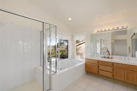 4860 Glenhollow Cir, Oceanside, CA 92057 photo 13