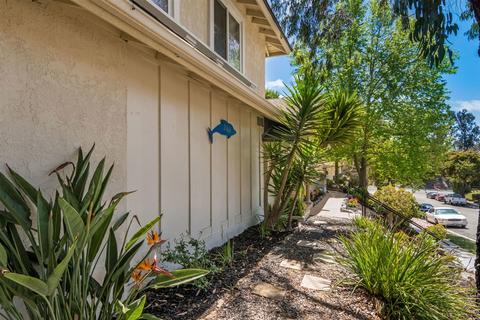 2166 Via Robles, Oceanside, CA 92054 photo 2