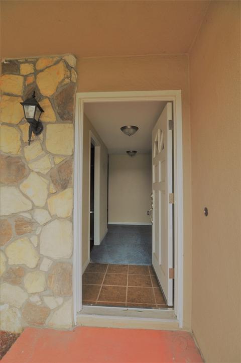 1614 Goodwin Dr, Vista, CA 92084 photo 4