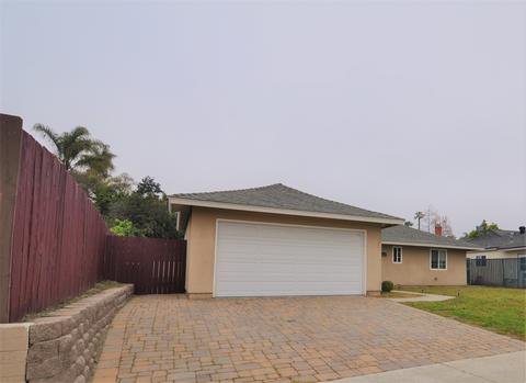 1614 Goodwin Dr, Vista, CA 92084 photo 2