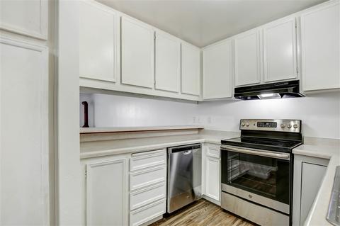 160 E St #C4, Chula Vista, CA 91910 photo 2