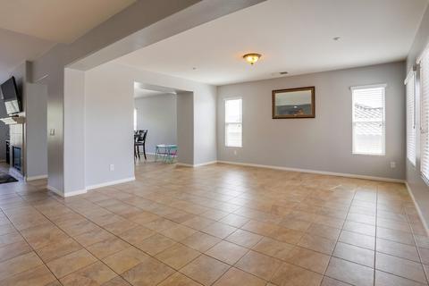 10465 Lake Breeze Dr, Spring Valley, CA 91977 photo 3