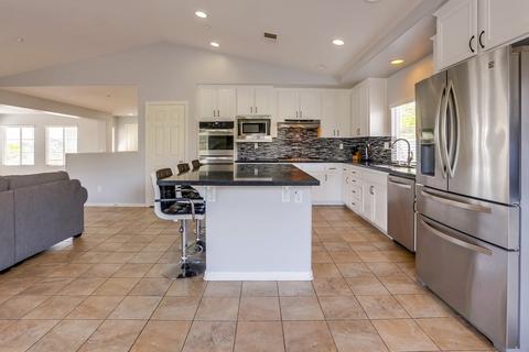 10465 Lake Breeze Dr, Spring Valley, CA 91977 photo 9