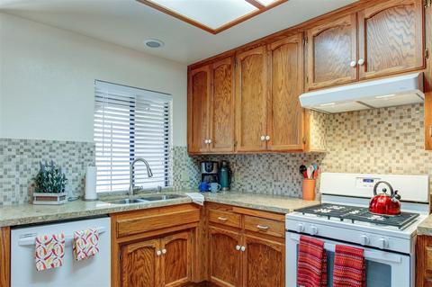720 Carnation Ln, Fallbrook, CA 92028 photo 14