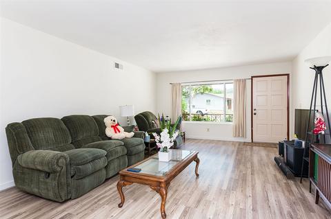 13324 Leaning Tree Ln, Poway, CA 92064 photo 3