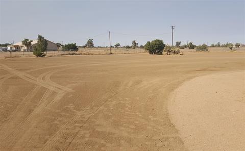 10376 White Rd, Phelan, CA 92371 photo 10