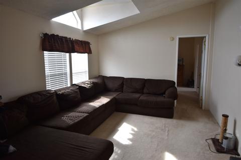 10376 White Rd, Phelan, CA 92371 photo 2