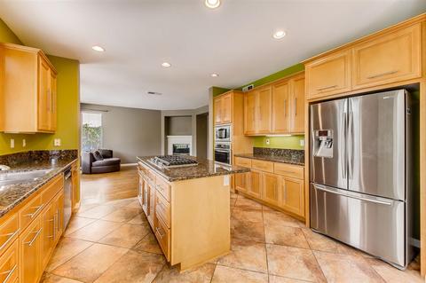 6463 Pyrus Pl, Carlsbad, CA 92011 photo 4