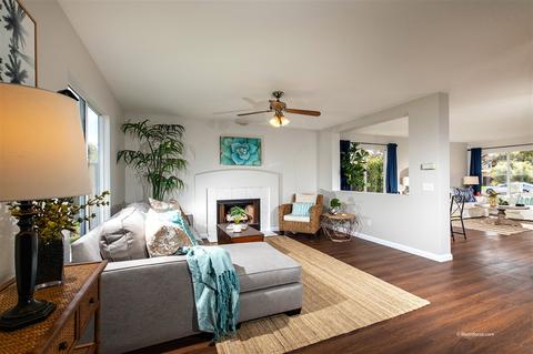 317 Shadow Tree Dr, Oceanside, CA 92058 photo 2
