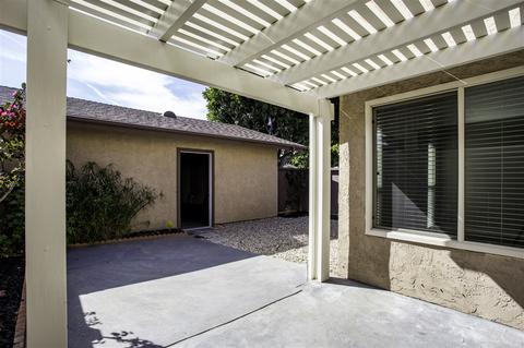 526 Plum Tree Way, Oceanside, CA 92058 photo 3