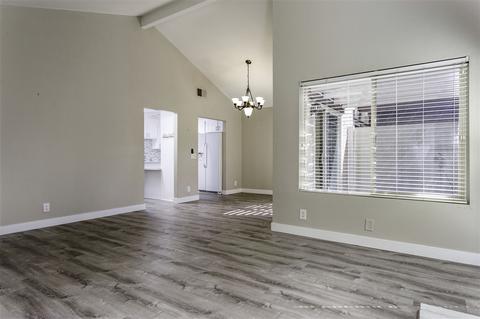 526 Plum Tree Way, Oceanside, CA 92058 photo 9