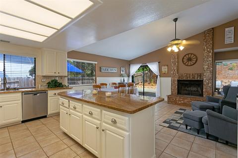 3577 Prestwick Cir, Oceanside, CA 92056 photo 4