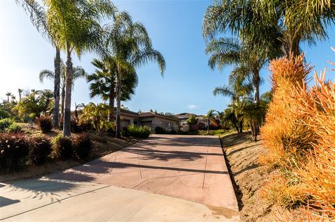 816 Hillcrest Ter, Fallbrook, CA 92028 photo 2