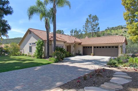 2135 Willowbrook St, Escondido, CA 92029 photo 1