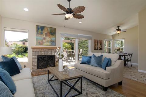 2135 Willowbrook St, Escondido, CA 92029 photo 4