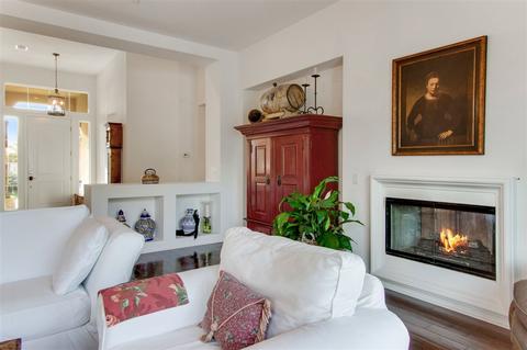 995 Audrey Pl, Vista, CA 92084 photo 3