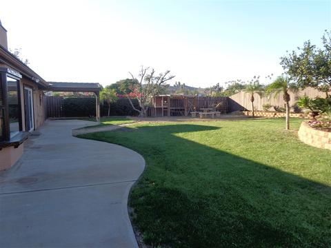 820 Palm Ter, Escondido, CA 92025 photo 9