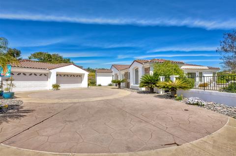 3111 Knottwood Way, Fallbrook, CA 92028 photo 2