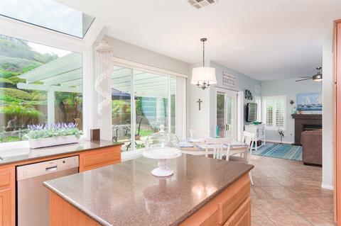 1024 Gallery Dr, Oceanside, CA 92057 photo 7