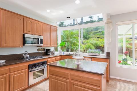 1024 Gallery Dr, Oceanside, CA 92057 photo 6