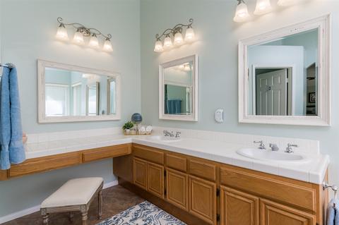 1024 Gallery Dr, Oceanside, CA 92057 photo 18