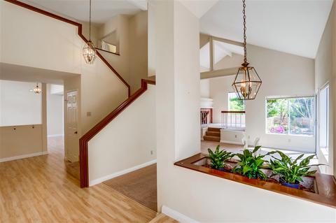 7410 Brava St, Carlsbad, CA 92009 photo 4