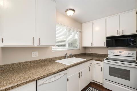4754 Canterbury Ct, Oceanside, CA 92056 photo 10
