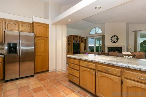 757 Mason Cir, Vista, CA 92084 photo 8