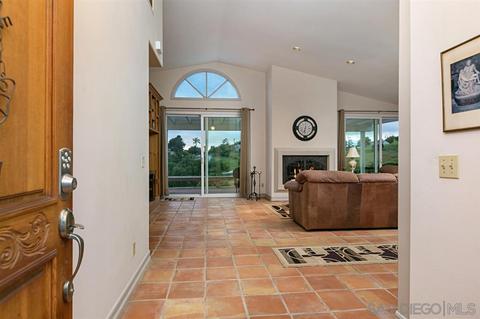 757 Mason Cir, Vista, CA 92084 photo 4