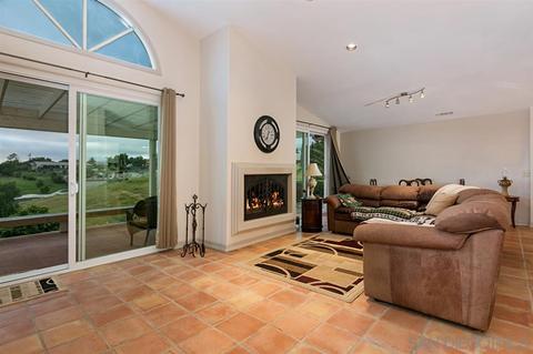 757 Mason Cir, Vista, CA 92084 photo 5