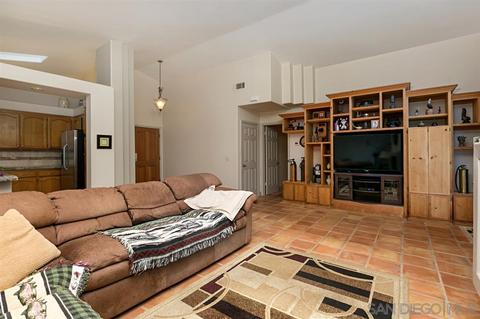 757 Mason Cir, Vista, CA 92084 photo 6