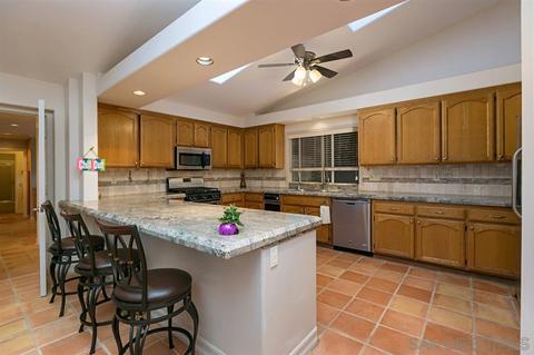 757 Mason Cir, Vista, CA 92084 photo 7