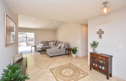 4909 Meadowbrook Dr, Oceanside, CA 92056 photo 1