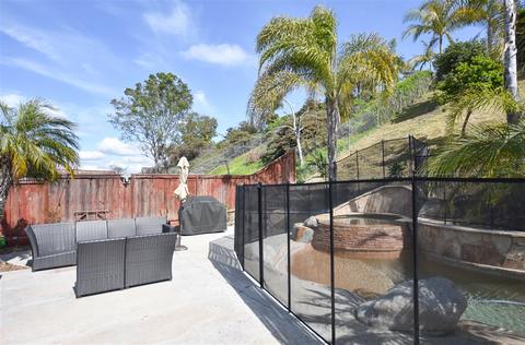 4909 Meadowbrook Dr, Oceanside, CA 92056 photo 21