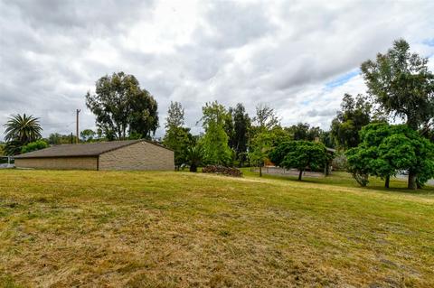1315 Ridge Rd, Vista, CA 92081 photo 4