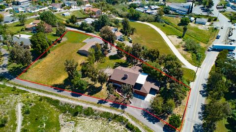 1315 Ridge Rd, Vista, CA 92081 photo 2
