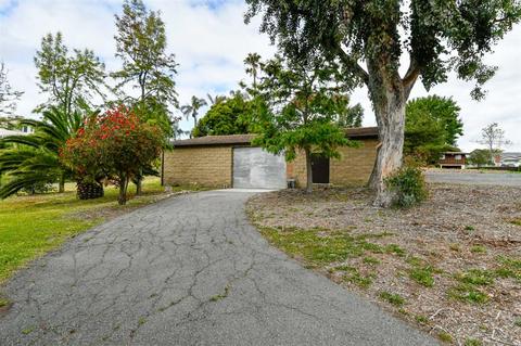 1315 Ridge Rd, Vista, CA 92081 photo 3