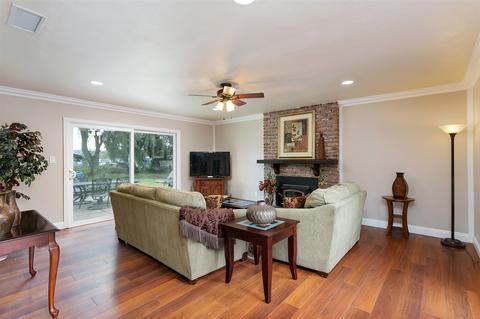 1445 York Dr, Vista, CA 92084 photo 21
